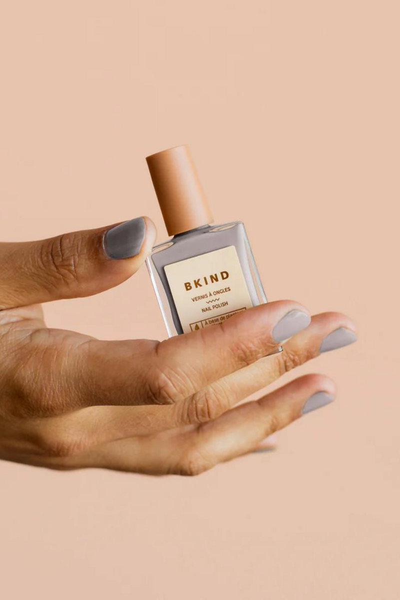 VERNIS-GRIS-BKIND-WOMANCE