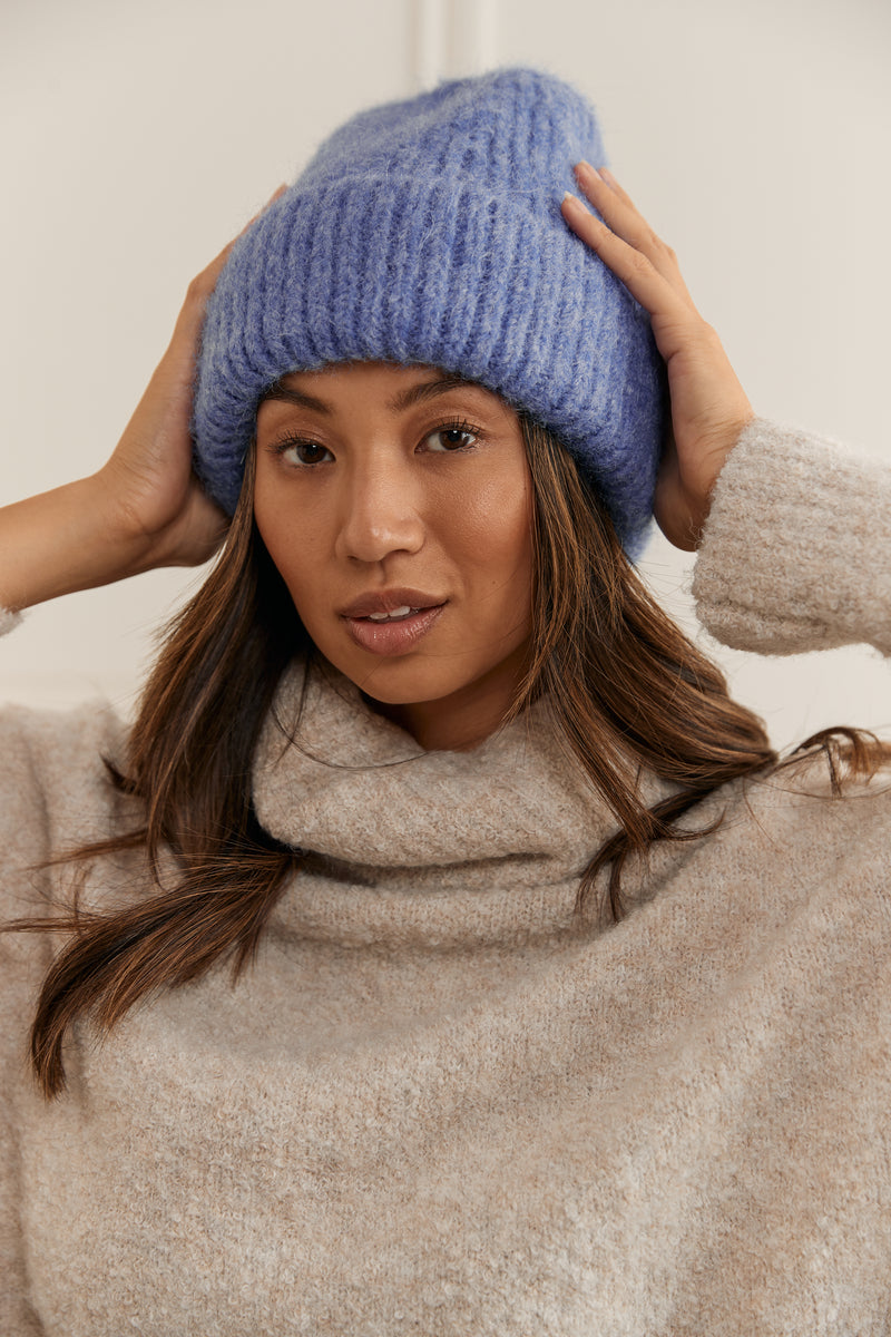 Fluffy Knit Toque - A0140