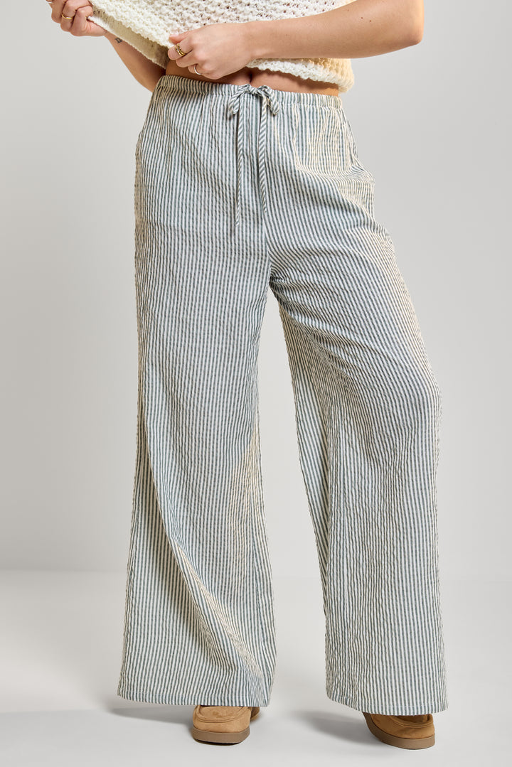 Loose-Fitting Seersucker Pants - 5135 | Womance