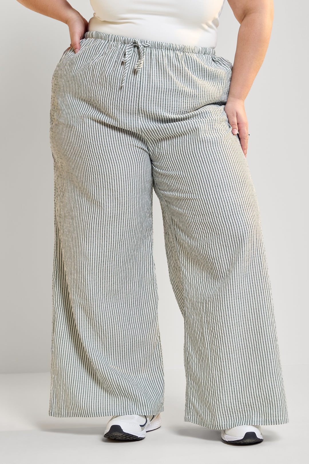 Loose-Fitting Seersucker Pants - 5135 | Womance