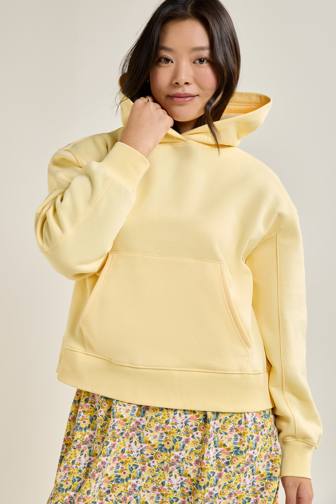 Loose-Fitting Yellow Hoodie - 9113 | Womance