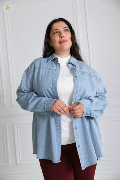 Chemise en denim oversize 7009 (Seconde Main)-Chemise-Trove-Denim pâle-S-2df36a82-3908-48ee-842a-330b212d09cb-WOMANCE