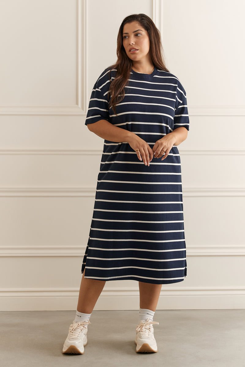 ROBE-2164-MARINE-WOMANCE-CURVES-1