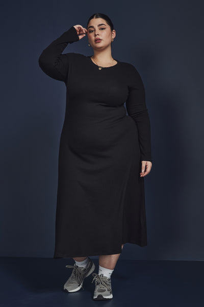 ROBE-2167-NOIR-WOMANCE