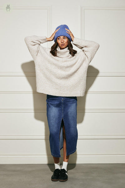 Chandail en tricot très ample - 8112 (Seconde Main)-Chandail-Trove-Beige-S/M-2d1dd082-5765-41ec-be80-96558c6d29ca-WOMANCE