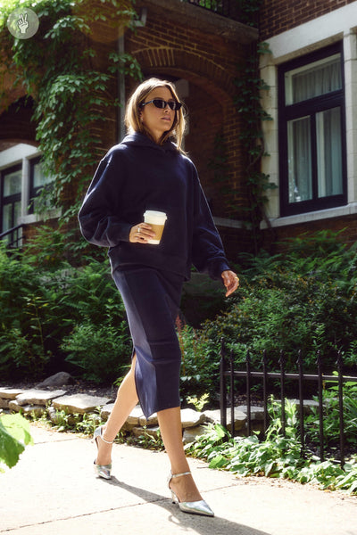 Chandail à capuchon oversized - 9113 (Seconde Main)-Chandail - Seconde main-Trove-Marine-S-0c3a8602-de5f-45a4-a603-3acb1beace22-WOMANCE